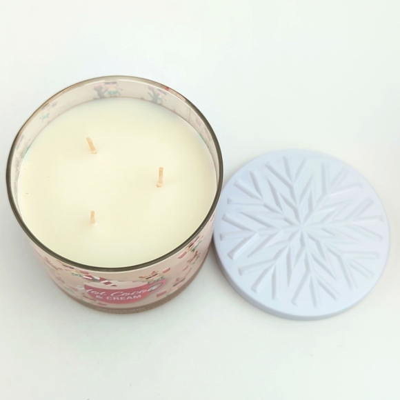 Bath & Body Works Hot Cocoa & Cream 3-Wick 14.5oz. Jar Candle - Picture 3 of 4